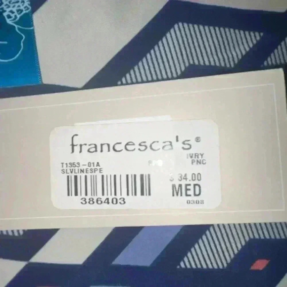 NWT Francesca’s Patterned Blouse - Picture 4 of 5